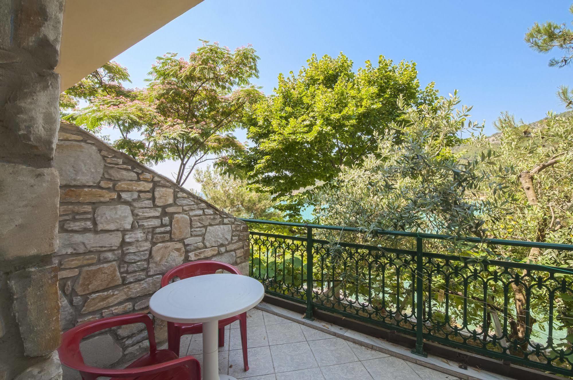 Petra Mare Apartment Thimonia Exterior foto