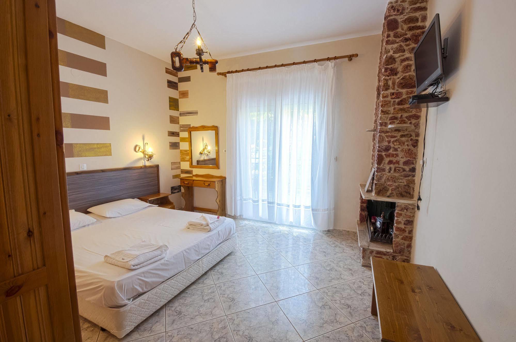 Petra Mare Apartment Thimonia Exterior foto